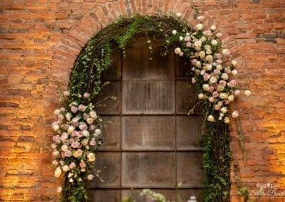 Arco sobre entrada antiga