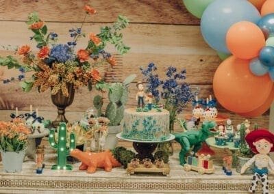 Decoração da mesa de bolo infantil